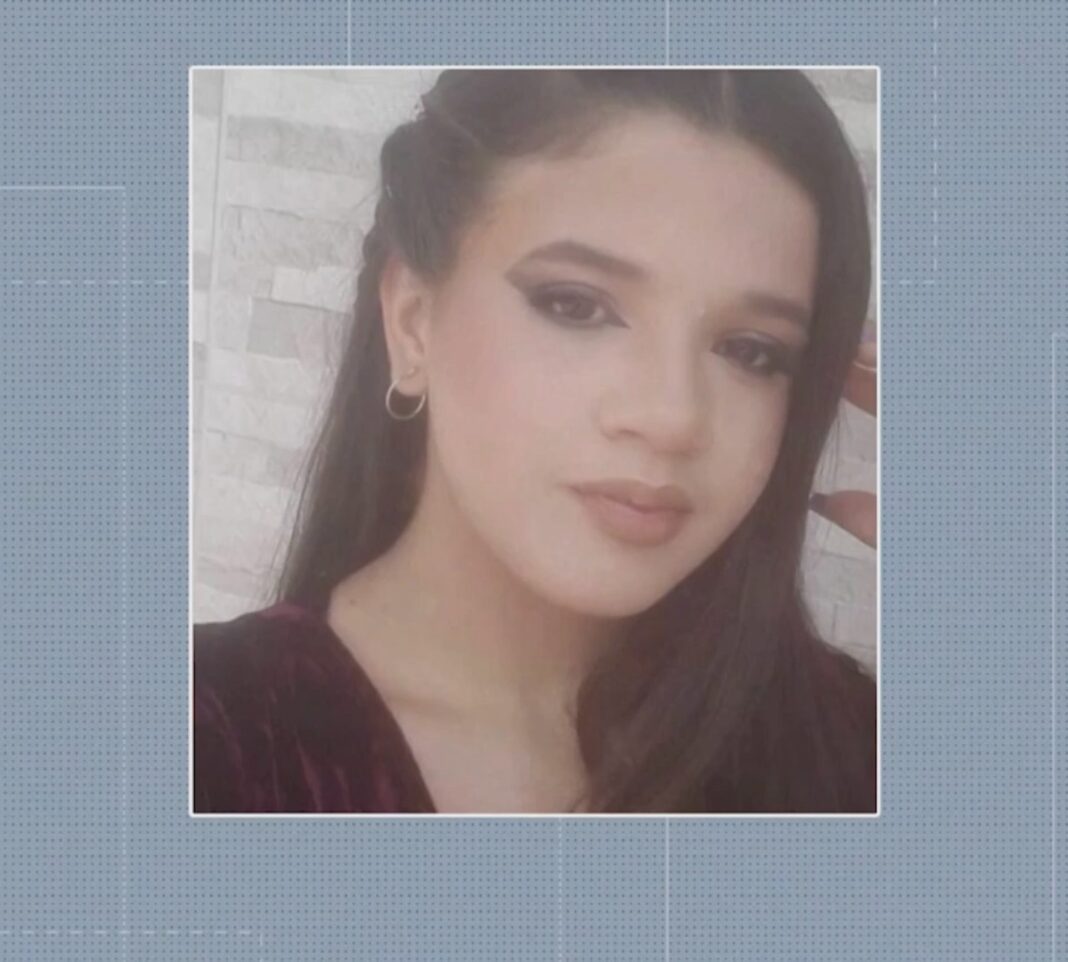 Adolescente morre após sofrer descarga elétrica ao retirar celular da tomada depois de sair do banho, na PB
