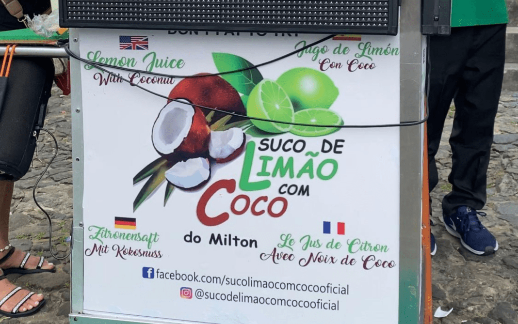 Ambulante que vende suco de limão com coco em Salvador guarda receita  secreta e já comprou mil frutas em uma semana
