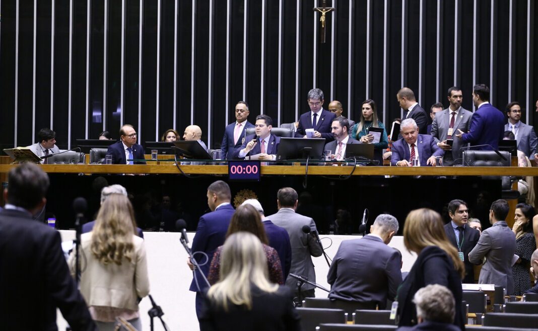 Anistia a golpistas ainda depende de aprovação no Congresso e pode ser questionada no STF; entenda | Política
