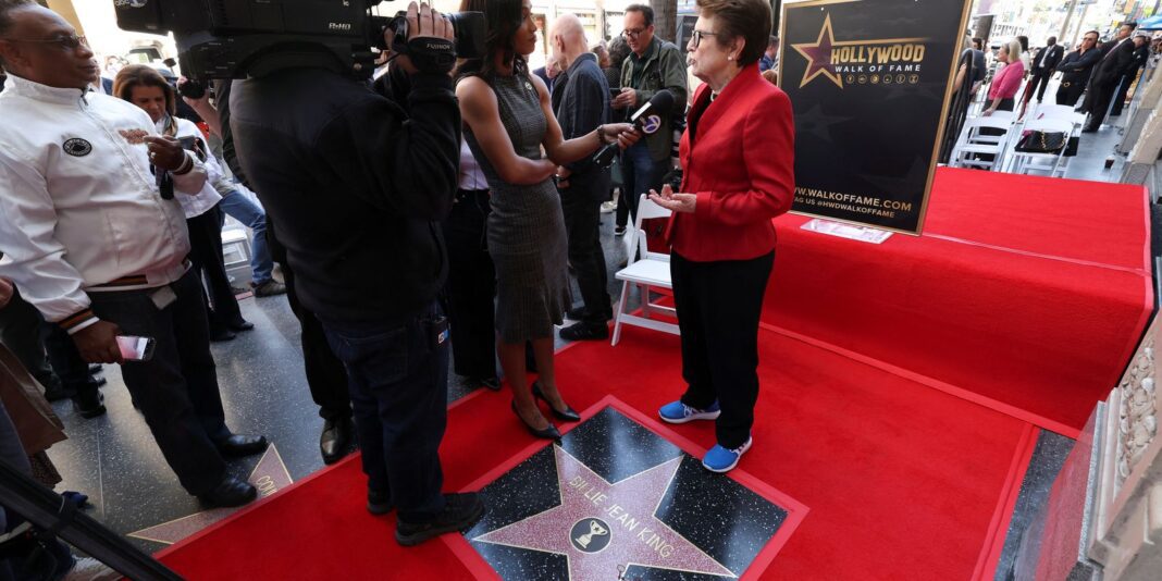 Billie Jean King ganha estrela na Calçada da Fama de Hollywood
