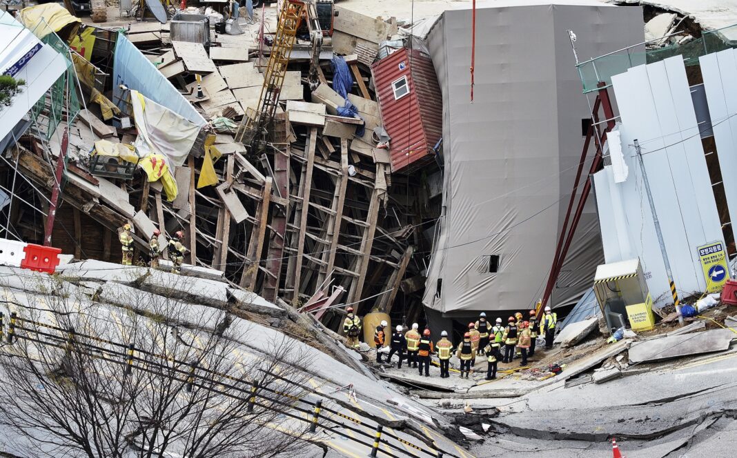 Desabamento em obras do metrô na Coreia do Sul deixa trabalhadores desaparecidos
