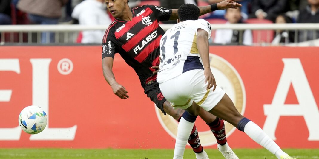 Flamengo empata com LDU e se complica na Libertadores
