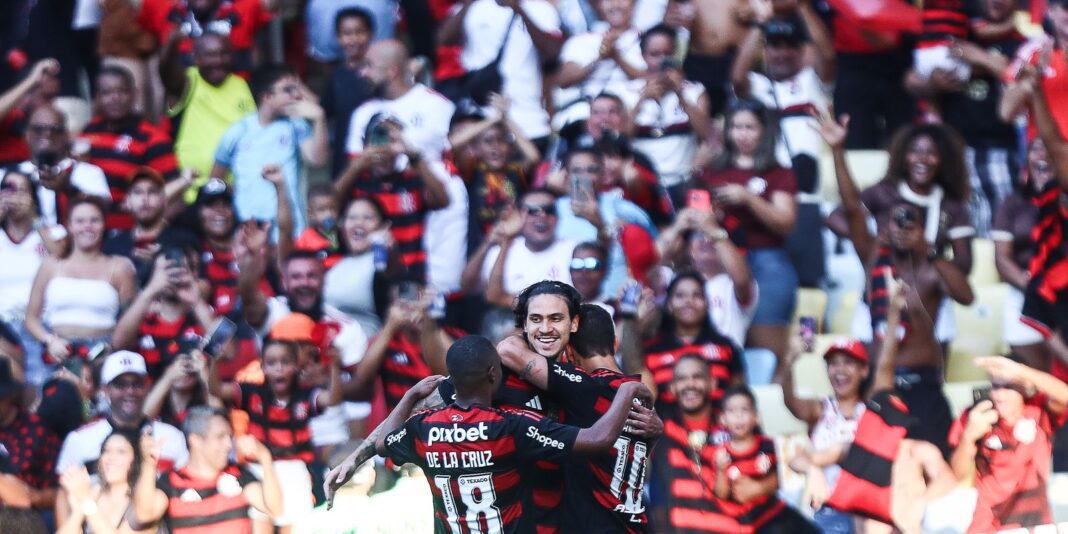 Flamengo sobra e goleia o Corinthians no estádio do Maracanã
