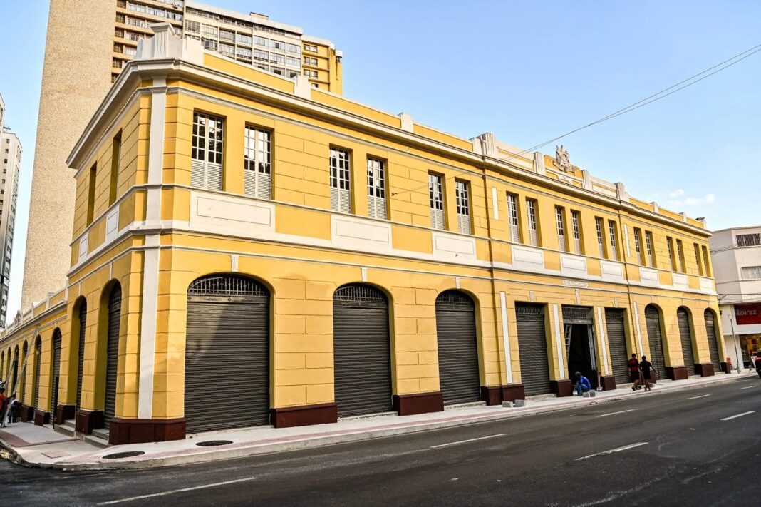 Lojas do Mercado da Capixaba são inauguradas 9 meses depois de entrega do espaço em Vitória
