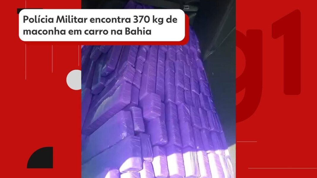 Polícia Militar apreende 370 kg de maconha em carro na Bahia
