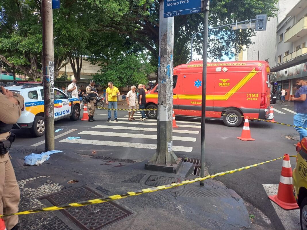Vendedor ambulante que esfaqueou andarilho após discussão é preso no Bairro Liberdade, em Uberlândia | Triângulo Mineiro

