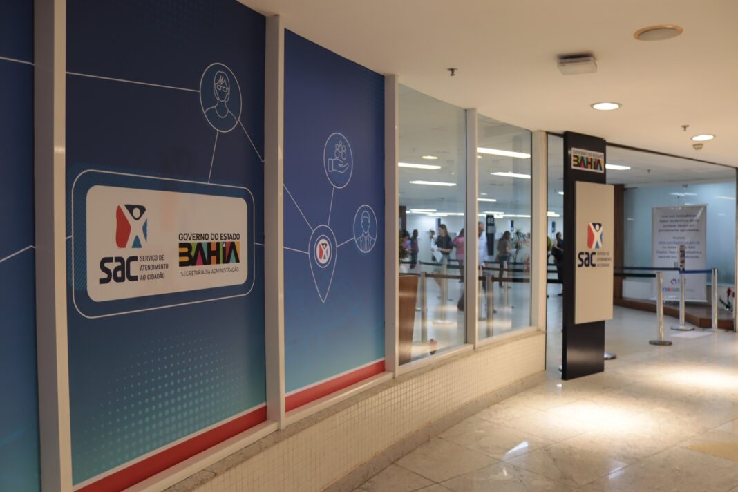 Via Sacra reúne fiéis no Centro Histórico de Salvador
