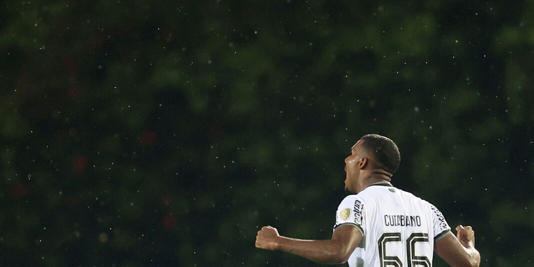 Libertadores: Botafogo joga mal, mas arranca vitória sobre o Carabobo