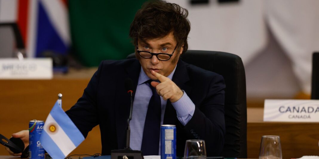 Milei restringe imigração e permanência de estrangeiros na Argentina
