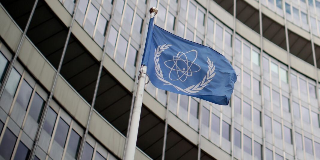 Órgão de vigilância nuclear da ONU diz que Irã viola obrigações
