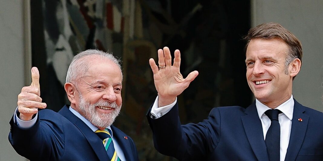 Ucrânia e Rússia não podem ser tratados em pé de igualdade, diz Macron
