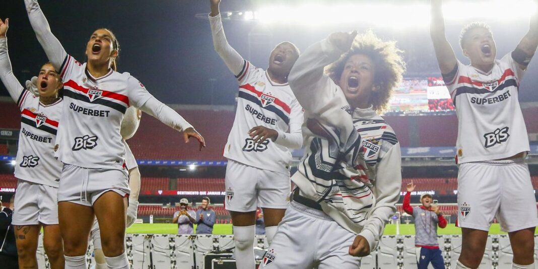 São Paulo bate Ferroviária e avança à semi do Brasileirão São Paulo bate Ferroviária e avança à semi do Brasileirão Feminino