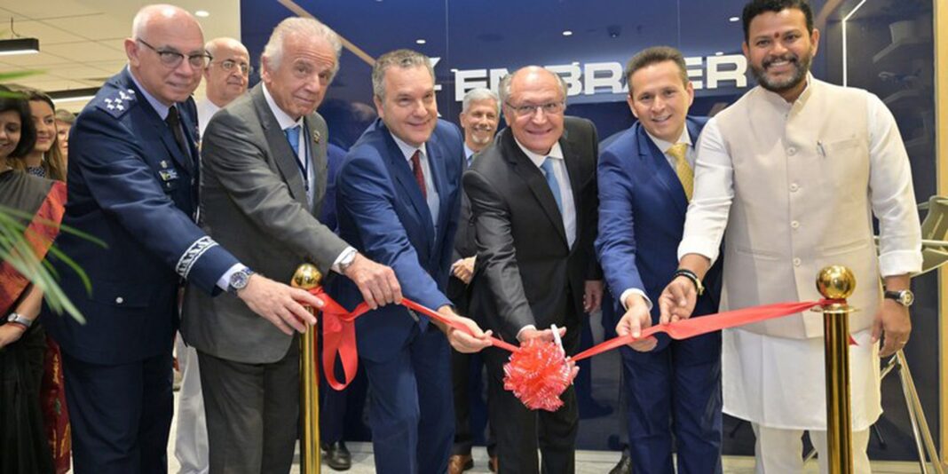 Brasil e Índia fazem acordos em tecnologia, defesa e aeronáutica Brasil e Índia fazem acordos em tecnologia, defesa e aeronáutica