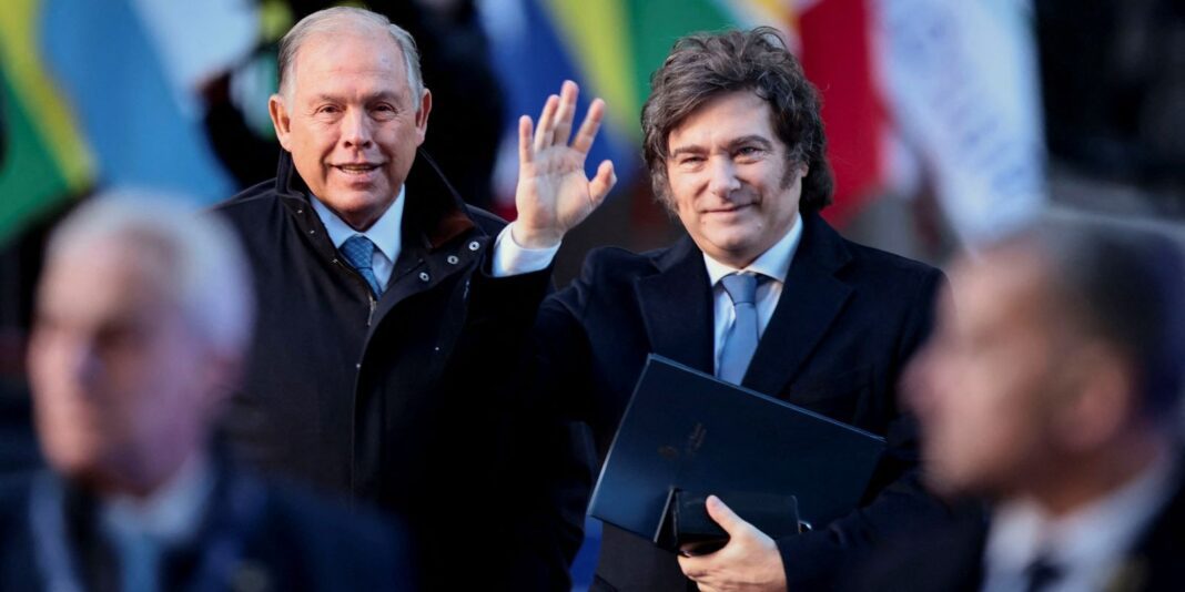 Chanceler da Argentina pede demissão dias antes de eleição legislativa
