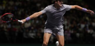 João Fonseca conhece chave em Roland Garros e pode enfrentar Djoko João Fonseca vence Shapovalov na estreia do Masters 1000 de Paris