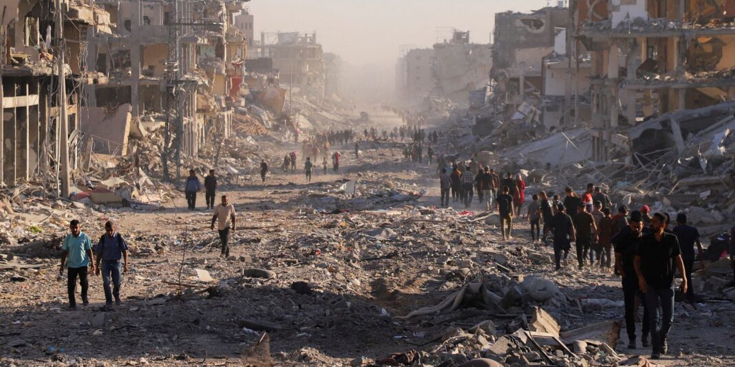 Moradores de Gaza voltam para casas destruídas
