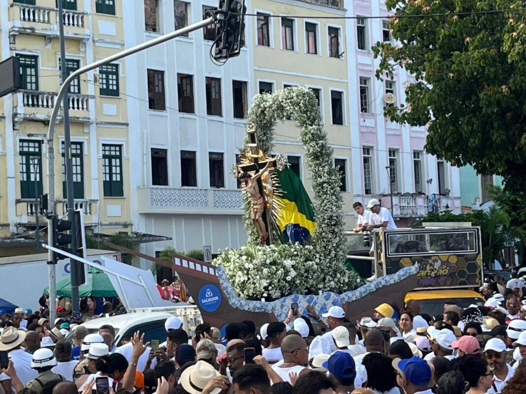 Imagem Do Senhor Do Bonfim Sai Da Basílica Da Conceição Da Praia