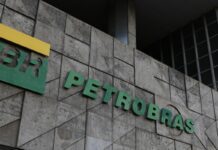 Petrobras tem lucro líquido de R$ 52,4 bi no segundo trimestre