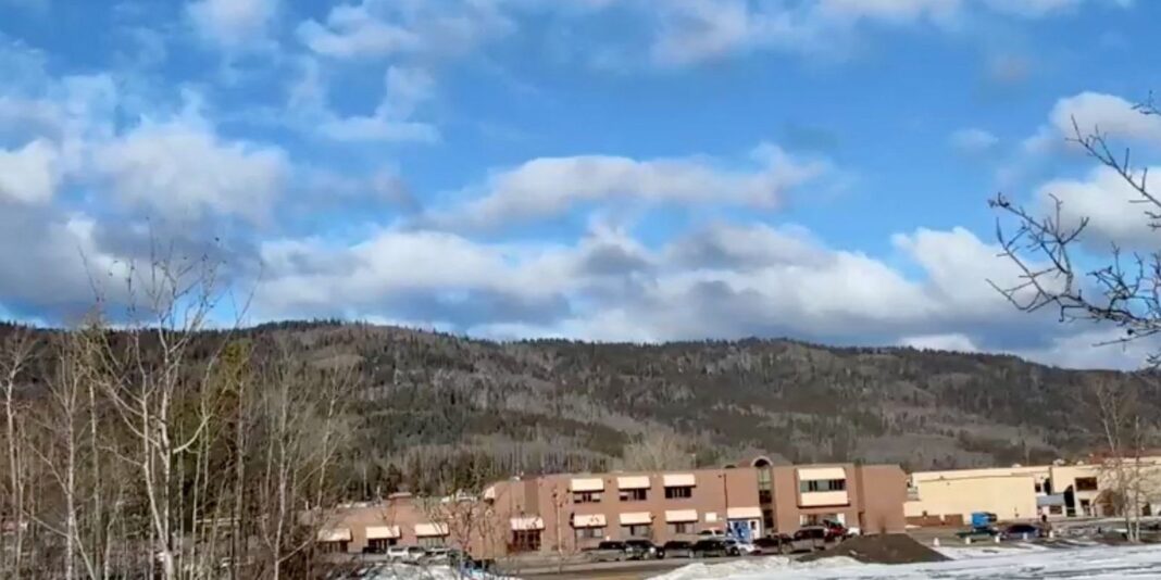 Ataque a tiros em escola no Canadá deixa 10 mortos
