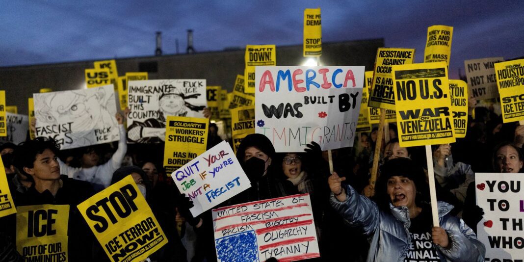 Desordem mundial de Trump: ONG alerta para autoritarismo em 100 países
