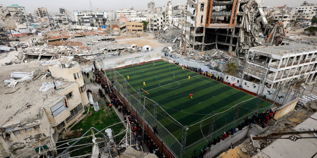 Futebol volta a campo de Gaza, em meio a perdas e ruínas da guerra