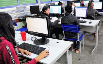 Brasil supera 100 mil escolas públicas com internet gratuita