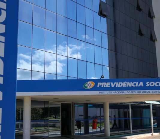 INSS paga segunda parcela do 13º a aposentados e pensionistas