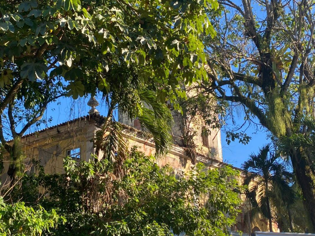 Abandono Marca Cenário Do Solar Boa Vista, Refúgio De Castro Abandono Marca Cenário Do Solar Boa Vista, Refúgio De Castro Alves