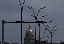 Cuba completa 3 meses sem receber combustível por bloqueio dos EUA Cuba completa 3 meses sem receber combustível por bloqueio dos EUA