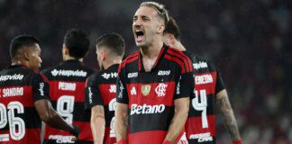 Flamengo derrota Remo por 3 a 0 e entra no G4 do Brasileiro Flamengo derrota Remo por 3 a 0 e entra no G4 do Brasileiro