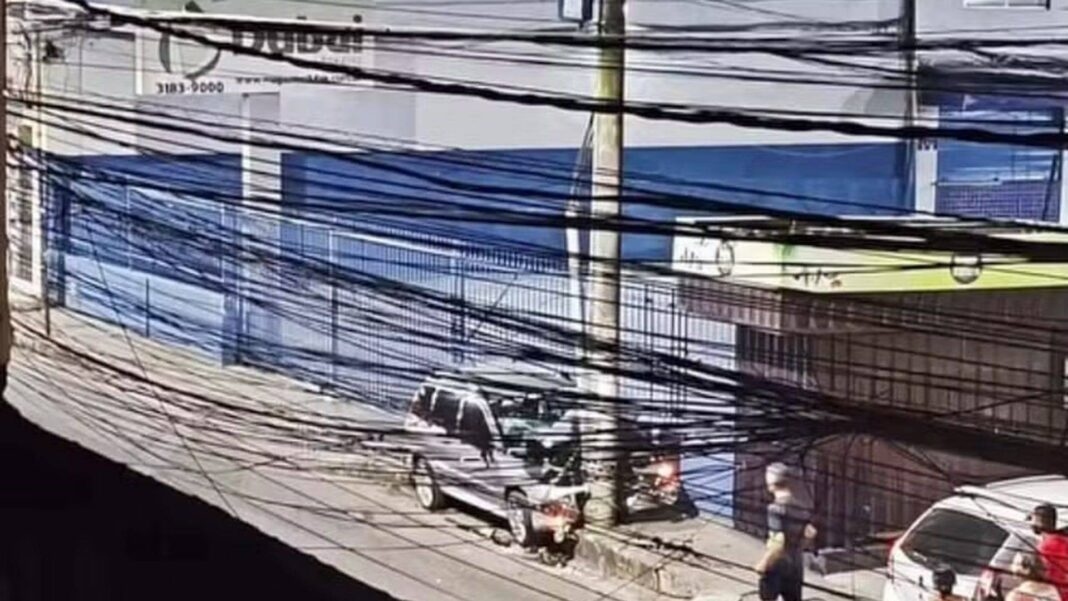 Mãe E Filho Morrem Após Carro Colidir Com Poste No Bairro Do Uruguai, Em Salvador