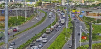 Mototaxistas E Motoristas De Apps Bloqueiam Faixas Da BR-324 Em Salvador; Trânsito Segue Lento Mototaxistas E Motoristas De Apps Bloqueiam Faixas Da BR-324 Em Salvador; Trânsito Segue Lento