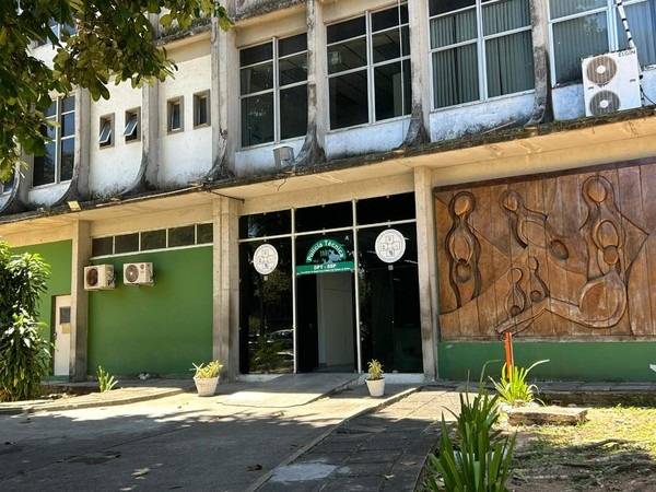 Mulher Morre Afogada Após Escorregar Em Pedras Na Praia Do Mulher Morre Afogada Após Escorregar Em Pedras Na Praia Do Rio Vermelho