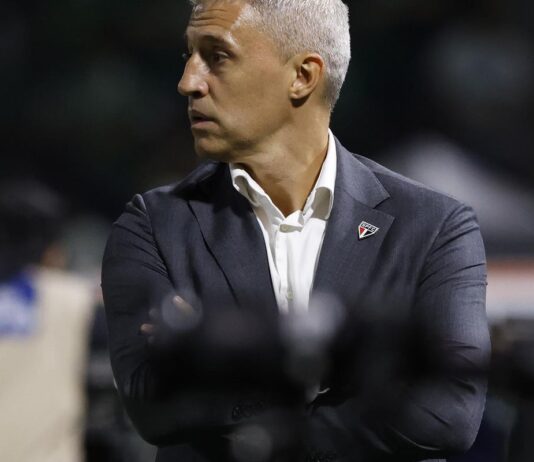 São Paulo anuncia demissão do técnico Hernán Crespo São Paulo anuncia demissão do técnico Hernán Crespo