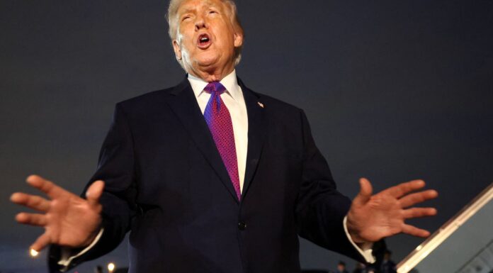 Sem previsão de acordo, prazo para tarifaço dos EUA vence esta quarta Trump diz que pode fazer com Cuba "qualquer coisa que quiser"