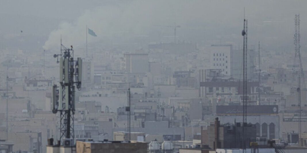 Aeronave dos EUA é abatida sobre Irã e piloto está desaparecido
