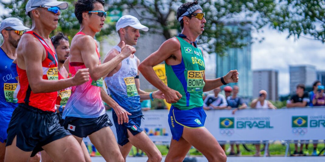 Caio Bonfim e equipe feminina conquistam bronze no Mundial de Marcha