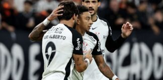 Corinthians derrota Peñarol para seguir 100% na Libertadores Corinthians derrota Peñarol para seguir 100% na Libertadores