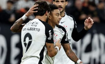 Corinthians derrota Peñarol para seguir 100% na Libertadores Corinthians derrota Peñarol para seguir 100% na Libertadores