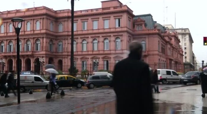 Milei proíbe acesso de jornalistas à Casa Rosada: “ataque à imprensa” Milei proíbe acesso de jornalistas à Casa Rosada: “ataque à imprensa”