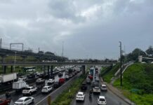 Trânsito Trava Na BR-324 E Causa Lentidão Na Altura Da Brasilgás Trânsito Trava Na BR-324 E Causa Lentidão Na Altura Da Brasilgás