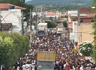 Tradição e devoção: encenação da Sexta-feira Santa comove fiéis em Itaberaba