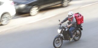 Senacon fiscaliza preços nos aplicativos de transporte e delivery