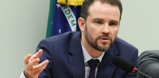 Durigan cancela viagem à Rússia após fechamento de aeroporto