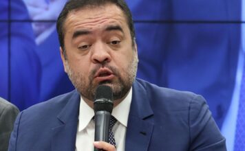 Cláudio Castro e Refinaria de Manguinhos são alvo operação da PF