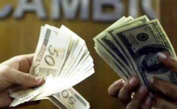 Dólar cai e fecha abaixo de R$ 5, após recuo de Trump no Irã