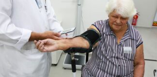Pessoas 50+ vão representar metade do consumo com saúde em 2044