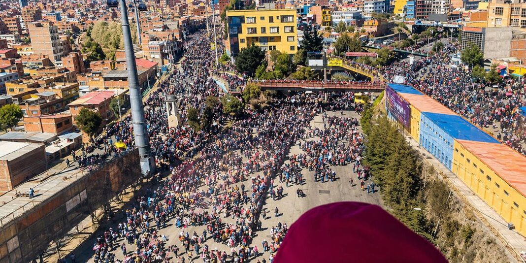 Bolívia registra 23 bloqueios e marchas antigoverno chegam a La Paz
