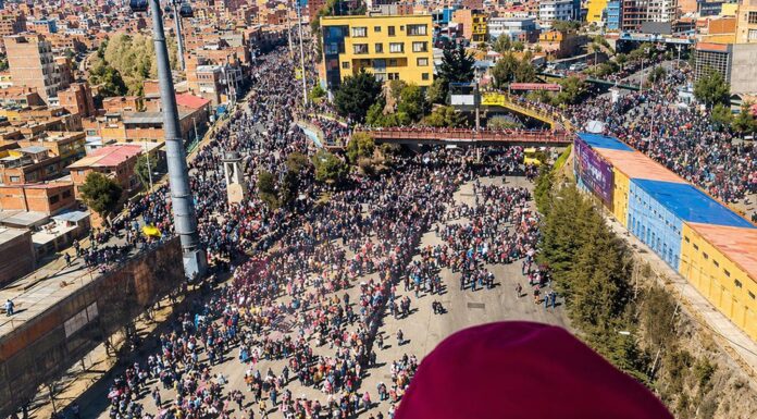 Bolívia registra 23 bloqueios e marchas antigoverno chegam a La Paz Bolívia registra 23 bloqueios e marchas antigoverno chegam a La Paz