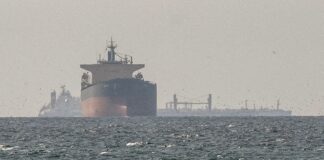 Irã nega passagem de navios dos EUA por Ormuz e petróleo dispara Irã nega passagem de navios dos EUA por Ormuz e petróleo dispara